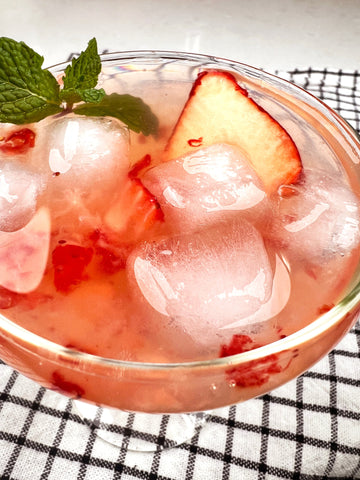 Strawberry Soju Fizz Cocktail: A Refreshing Way to Enjoy Vitaberry