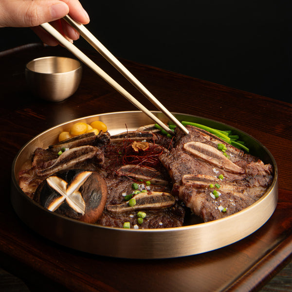 양념갈비 korean beef shortribs on plate